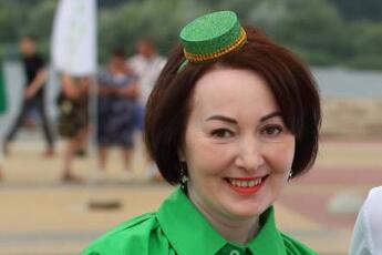 Сегодня свой юбилей отмечает Шамшетдинова А.М. - мастер росписи по дереву, член Региональной общественной организации Татарская национально-культурная автономия Пензенской области